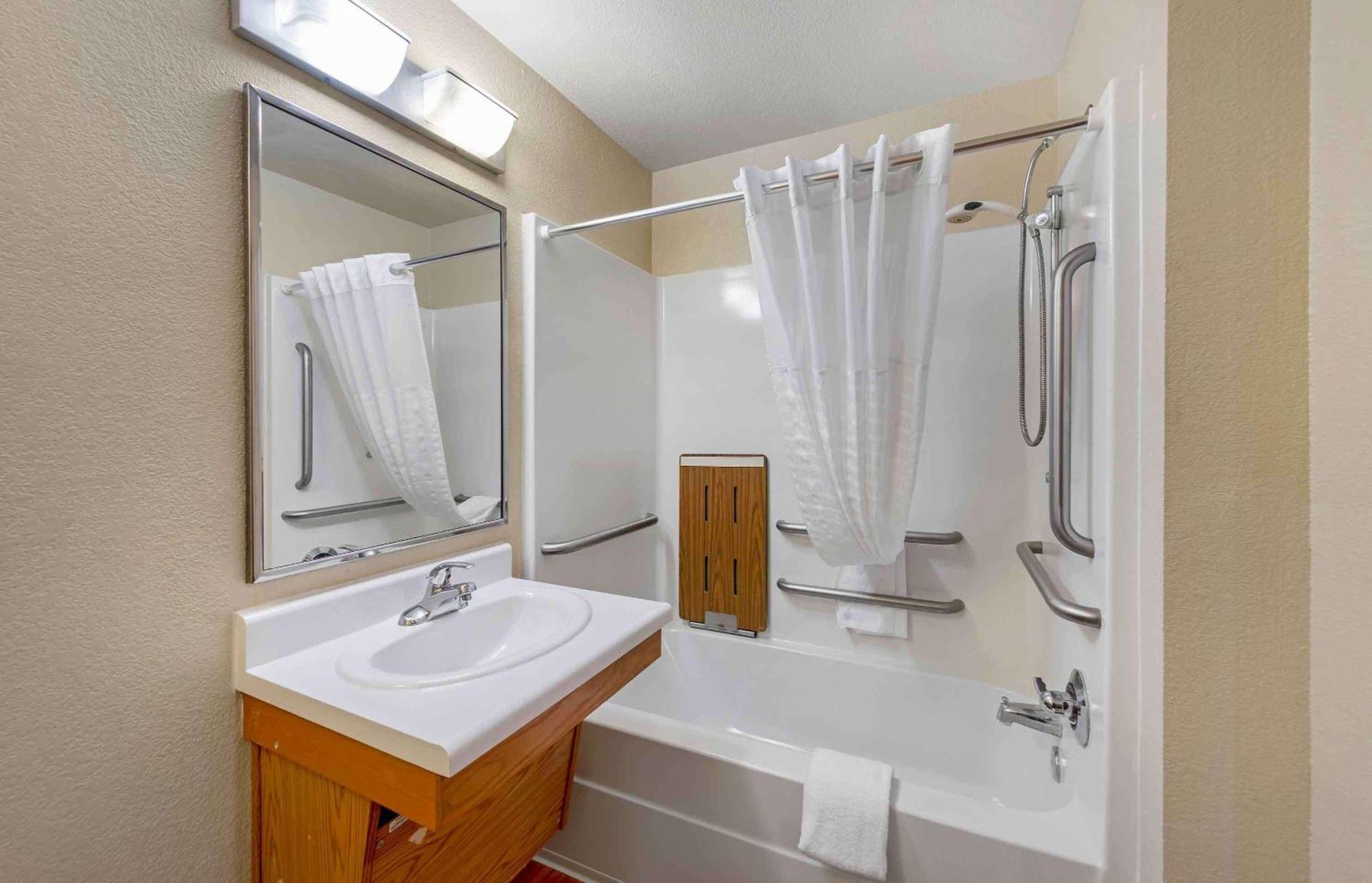 Extended Stay America Select Suites - Wichita - Airport Eksteriør bilde