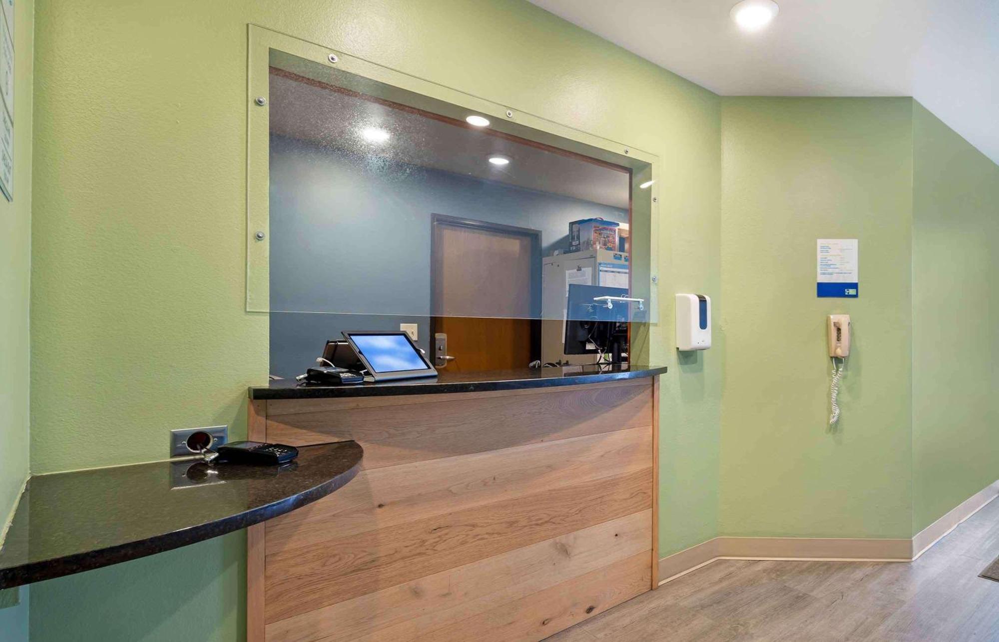 Extended Stay America Select Suites - Wichita - Airport Eksteriør bilde