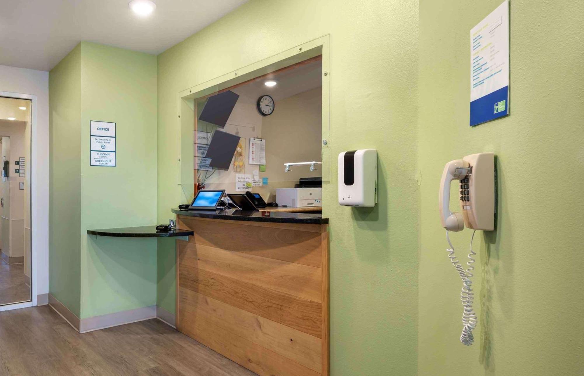 Extended Stay America Select Suites - Wichita - Airport Eksteriør bilde